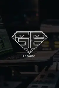 a laptop with a diamond logo